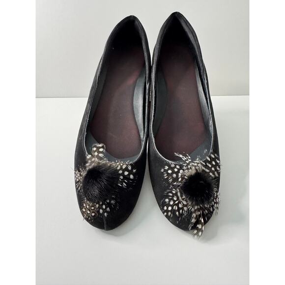 COLE HAAN G Series RARE Fur and Feather Black Suede Ballet Flats Sz 9 - Picture 1 of 7